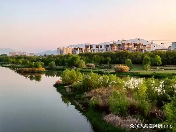 汉江,汉中市的母亲河,汉中城区依汉江而建,汉江江面宽阔秀美,湿地公园