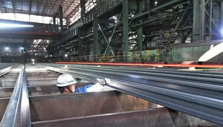 【记者走基层】精心轧制每一支钢轨_生产_攀钢_计划