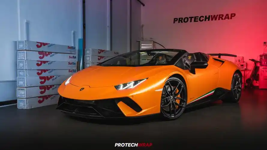 兰博基尼小牛敞篷赛道版全车哑光透明膜