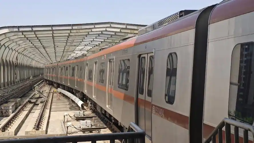 【北京地铁】房山线fs040号车苏庄站回库