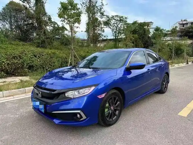 本田思域是一款备受关注的汽车品牌,自1972年问世以来每一代车型都