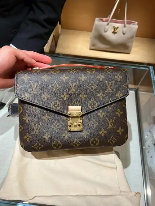 lv路易威登pochettemetis老花邮差包