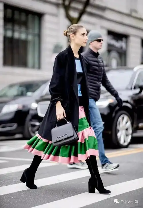 风衣 裙子=秋季最高级的"女神装"