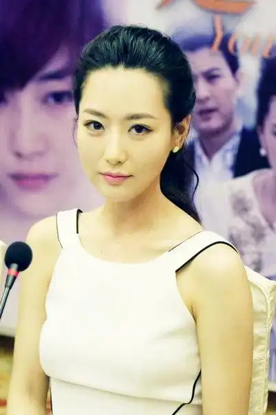 近日该剧发布会在上海和南京举办,白冰及众主创受邀出席.