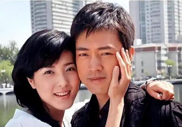 比章子怡还美的曾黎佛系恋爱佛系拍戏不争不抢变成人生赢家