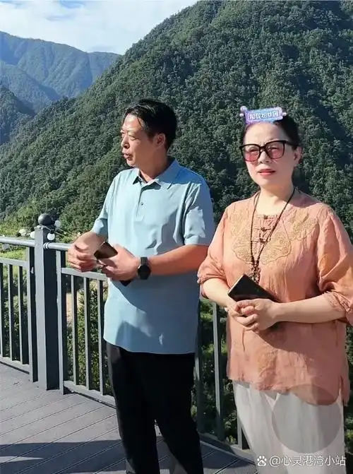 许敏老姚为九江当地宣传 旅游, 许敏说: 这么好的风光,来分享美史分