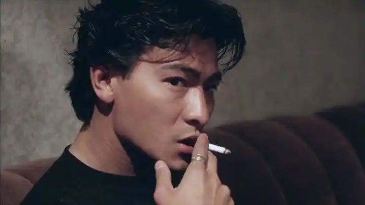 华仔,抽烟撩妹都那么帅!