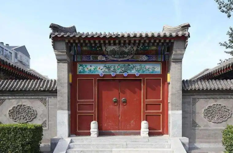 广亮大门又称广梁大门,古代建筑宅门的一种,是四合院宅门的一种,属于
