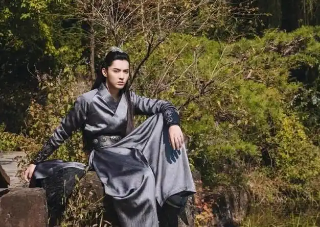 吴亦凡杨紫主演青簪行将有望定档男主虽已换人却仍被抵制