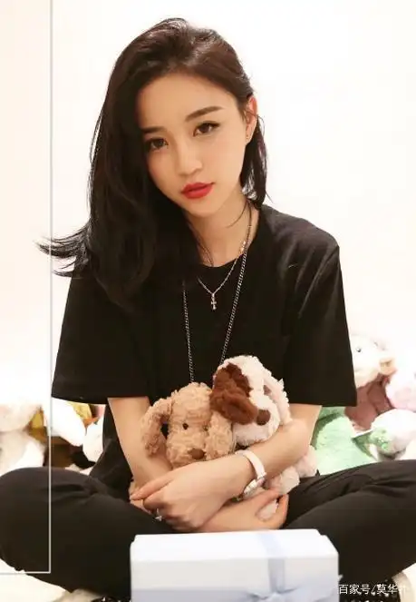 第十二任,李惠玥.