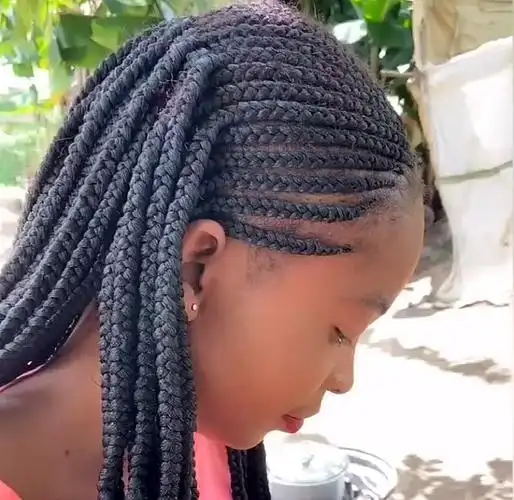 非洲人的脏脏辫真的不是人受的,隔着屏幕都感觉疼!