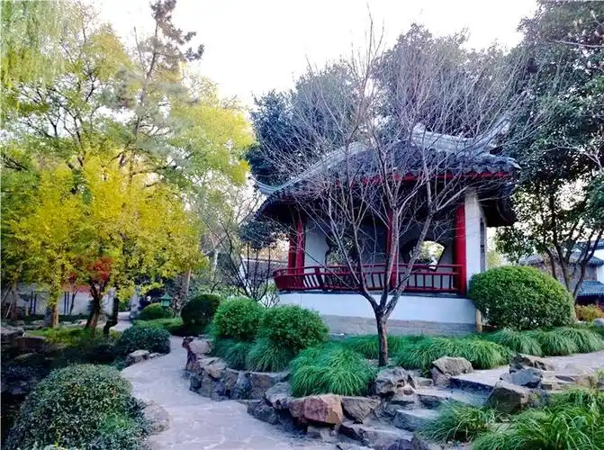 现在变成亚一土豪金店;欢喜"下午茶"和晚上听说书的同学们,叶池跟sust