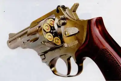 河南特警给新式转轮警枪挑出许多毛病图