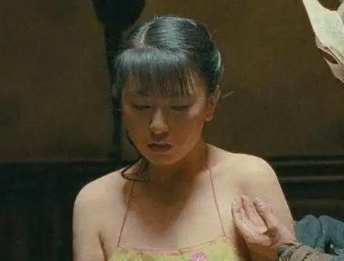 她是姜文助理因临时顶替让子弹飞如今人生大变样