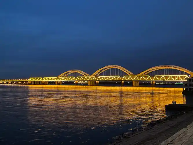 中央大街松花江江铁路桥