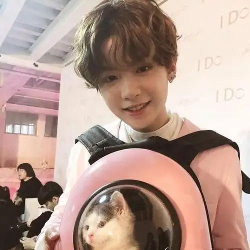 黄明昊justin养的是什么猫