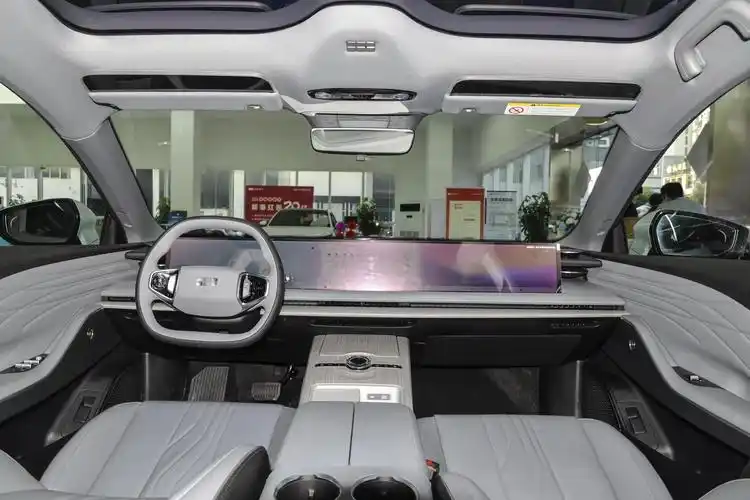 电车内饰同质化你怎么看#内饰同质化的内核非常简单——硬件向软件