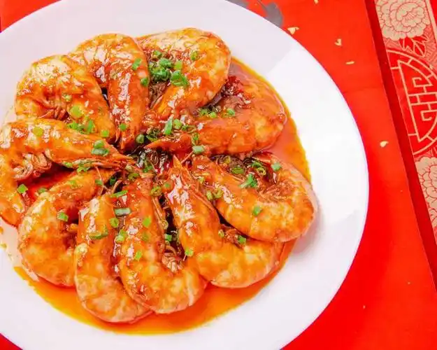 鲜嫩酸甜的一盘油焖大虾,让你记住家里的味道