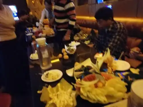 2018年农历11月初一是我的出生纪念日在12月7号 主办生日宴会及ktv