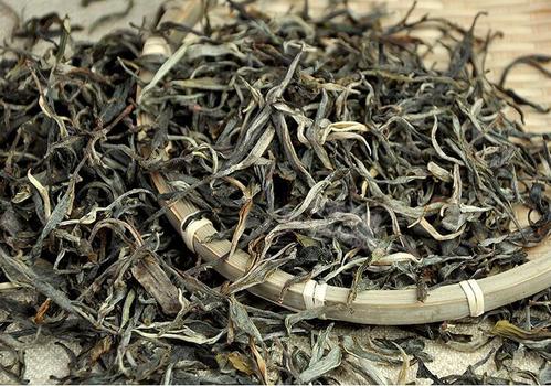 普洱茶生茶散茶2017年头春易武百年百年古树普洱生普洱