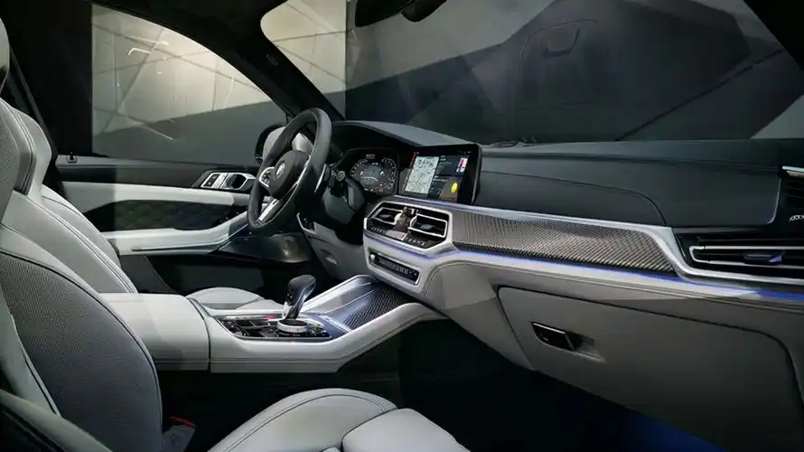 新款宝马x5m正式上市售价14389万元内饰配色微调