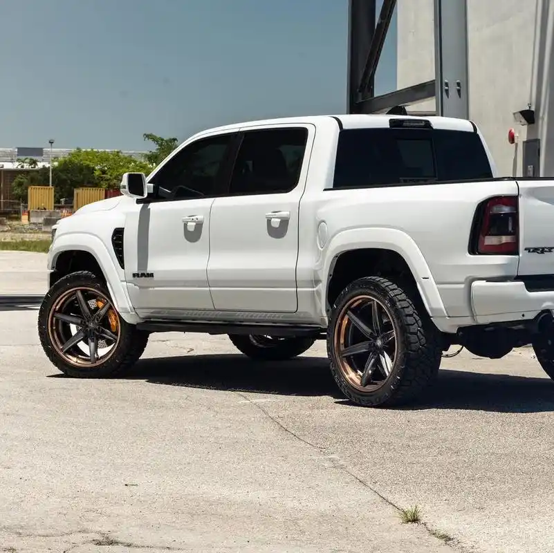 颜值拉满的道奇霸王龙trx#道奇霸王龙# #皮卡改装