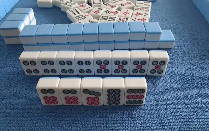 【麻将】一时失足千古恨,小伙自摸清一色没看出来,真是让人贻笑大方