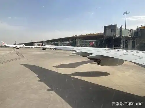 感谢新一代空中女王机组!国航精品航线正餐,这配置简直开了挂