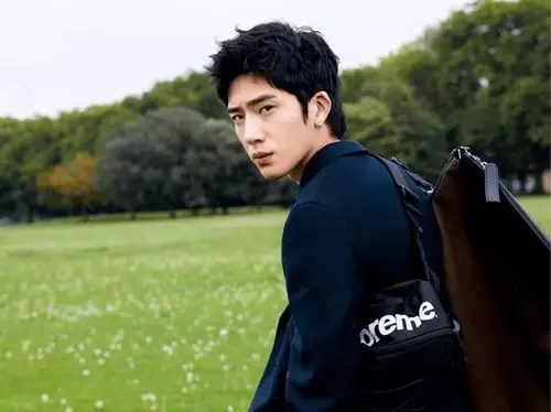 井柏然30岁就"喜当妈"的男艺人,只有他了!