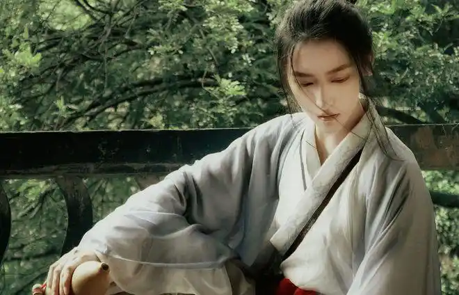 现代人穿古装是啥样5张男生汉服买家秀网友差点当成古代人