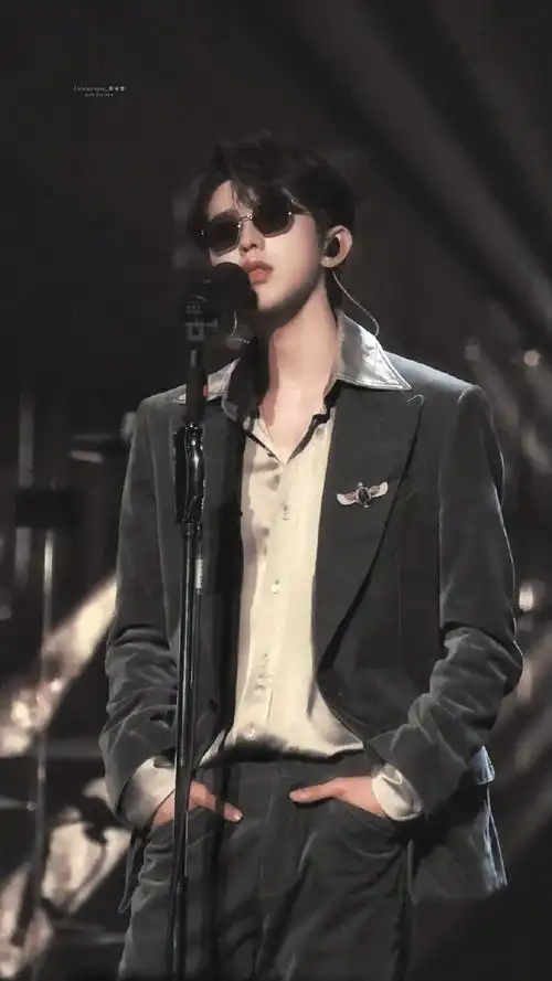 蔡徐坤梦舞台萨克斯适配度##蔡徐坤舞台好复古