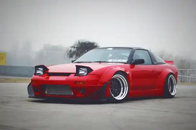 日本街头舞者火箭兔日产240sx京城出没