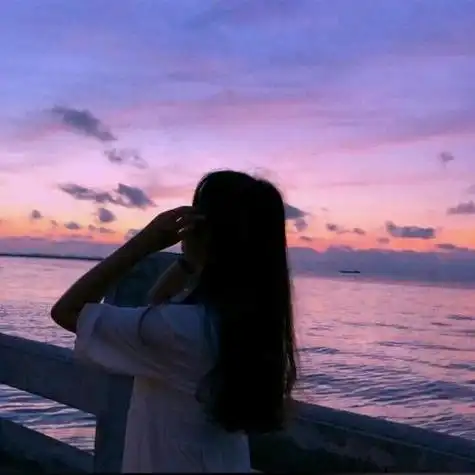 海边日落背影女生头像超清唯美的日落头像背影女生图片