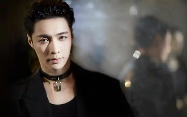 张艺兴鲶鱼头造型什么样子 果然帅哥什么发型都好看