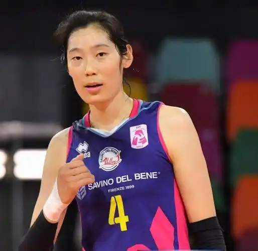 朱婷决定暂时不回队,蔡斌承诺中国女排的大门没有关上,听听他怎么说