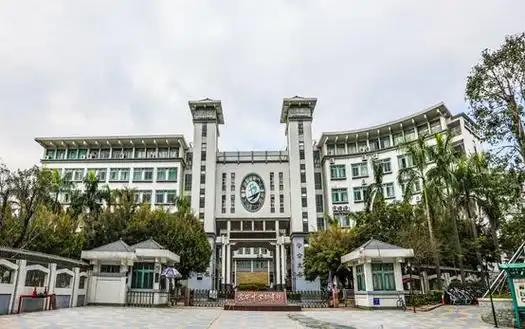 宝安中学(集团)初中部介绍