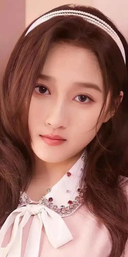 青春靓丽,甜美可爱的关晓彤,清纯可人!