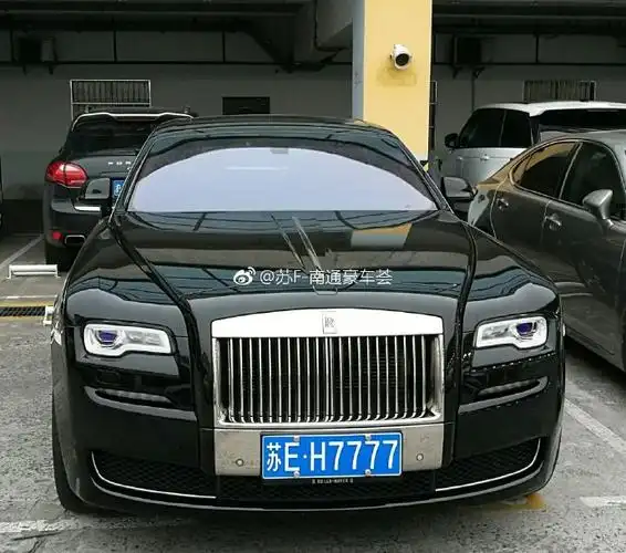 实拍张家港最老号段劳斯莱斯,车牌7777