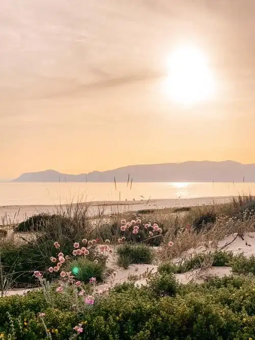 夕阳下的海岸景致1024x600分辨率查看