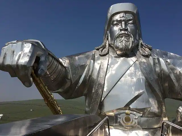 曾经征服半个世界的男人,被做成世上最大的雕像|蒙古|雕像|成吉思汗