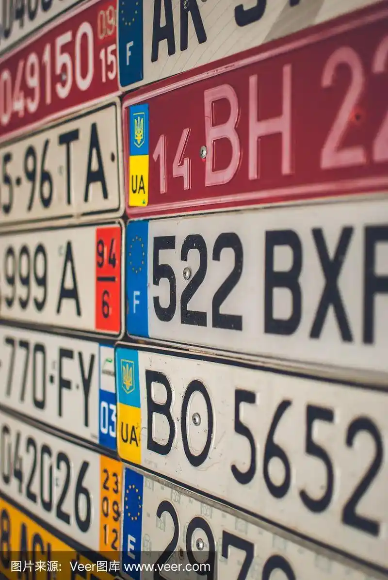 收集来自不同国家的欧洲车牌.