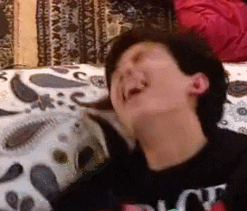 吴磊笑疯了综艺gif动图_动态图_表情包下载_soogif