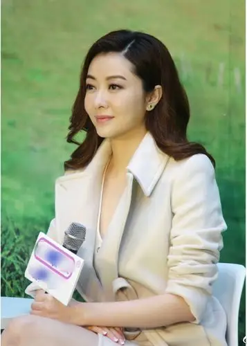 豪门辣妈熊黛林现身捞金排场超夸张似霸道总裁