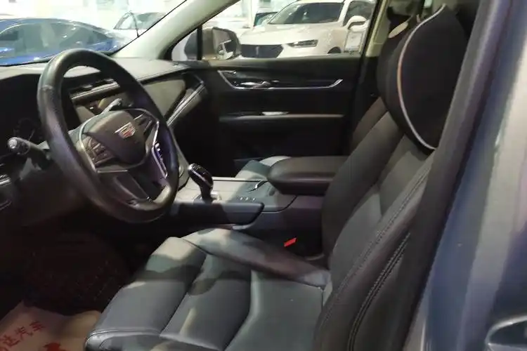 凯迪拉克 凯迪拉克xt5 2017款 周年庆版 28t 四驱豪华型