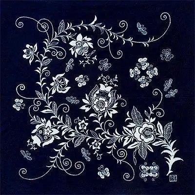 有的是日常生活中接触的花,鸟,虫,鱼;而布依族则喜用几何图案