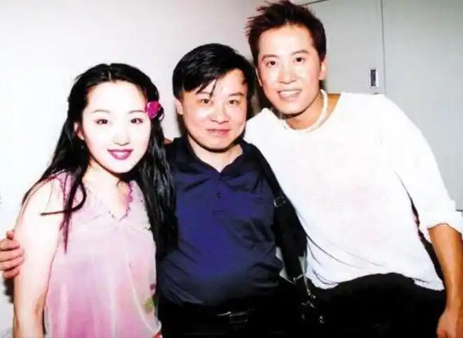 曾含泪送别父母,53岁婚姻成谜故事多|杨钰莹|涛声依旧|张咪_网易订阅