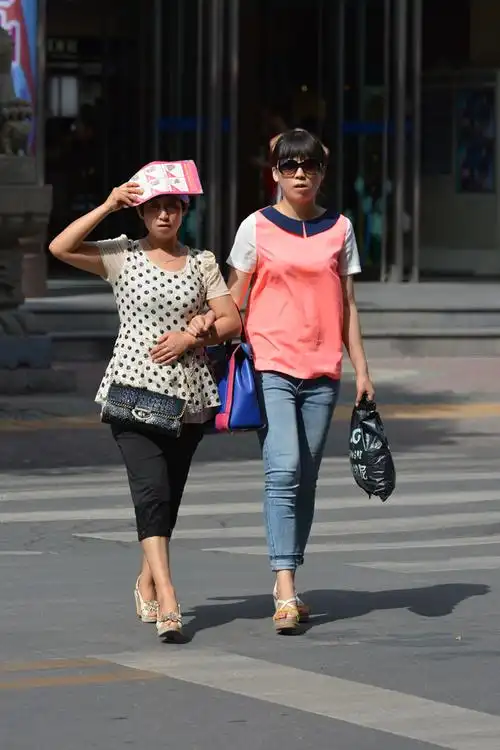 扫街抓拍一组人物之一