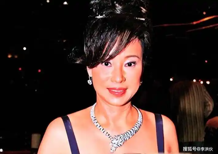 因为闺女结婚上热搜的赌王三太,到底什么来头?_陈婉珍_何鸿燊_黎婉华