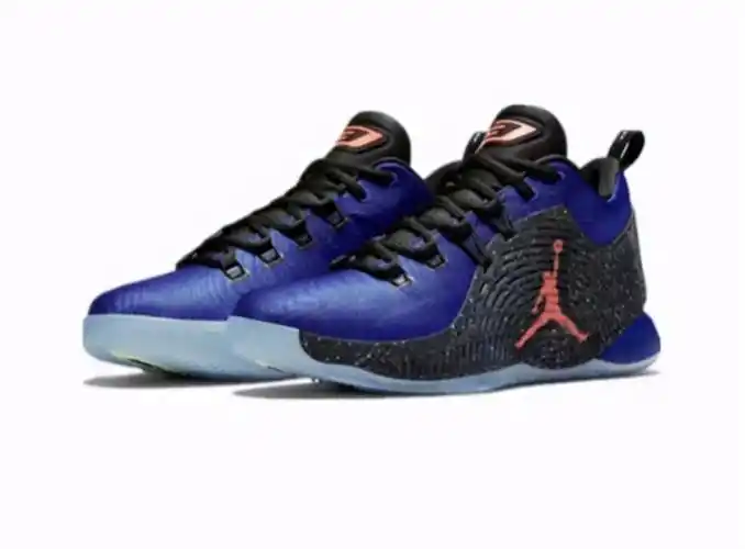 细数空接之城的船长克里斯保罗的签名球鞋换汤不换药