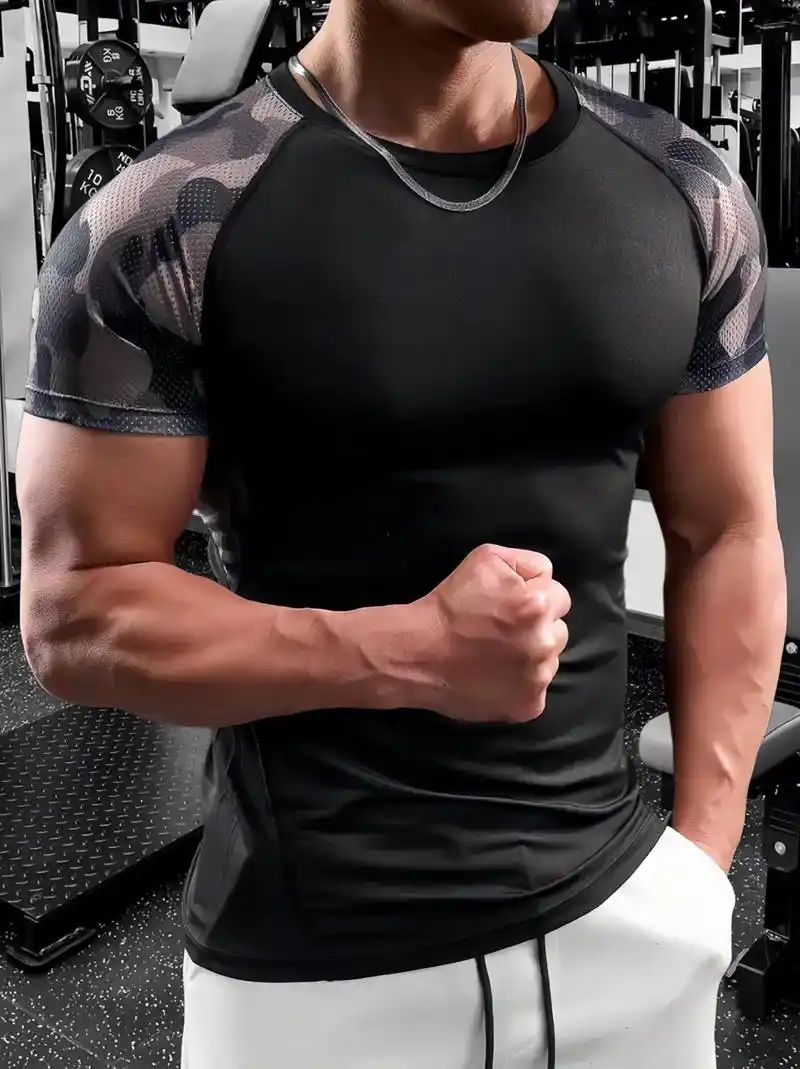 霸道肌肉男士夏季运动短袖来了,迷彩拼接,上身霸气侧漏!